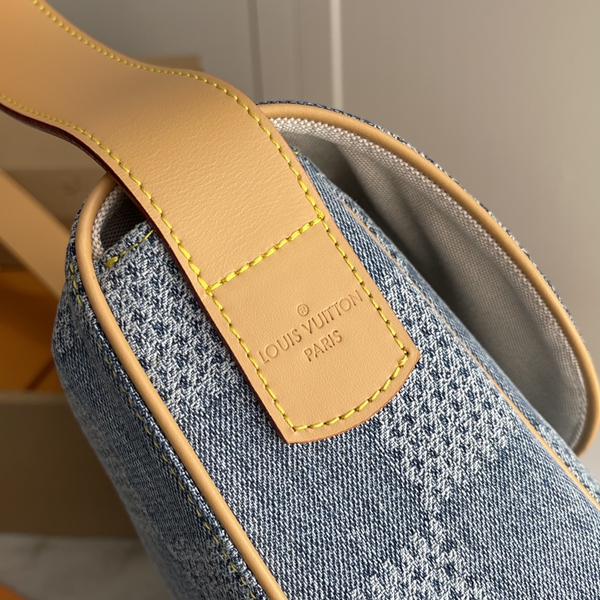 ルイヴィトンバッグ素材ディテール